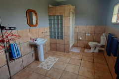 Bathroom in unit Servico